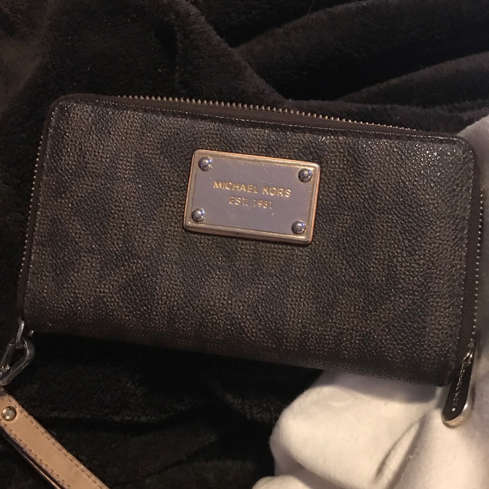 MK Jetset wallet